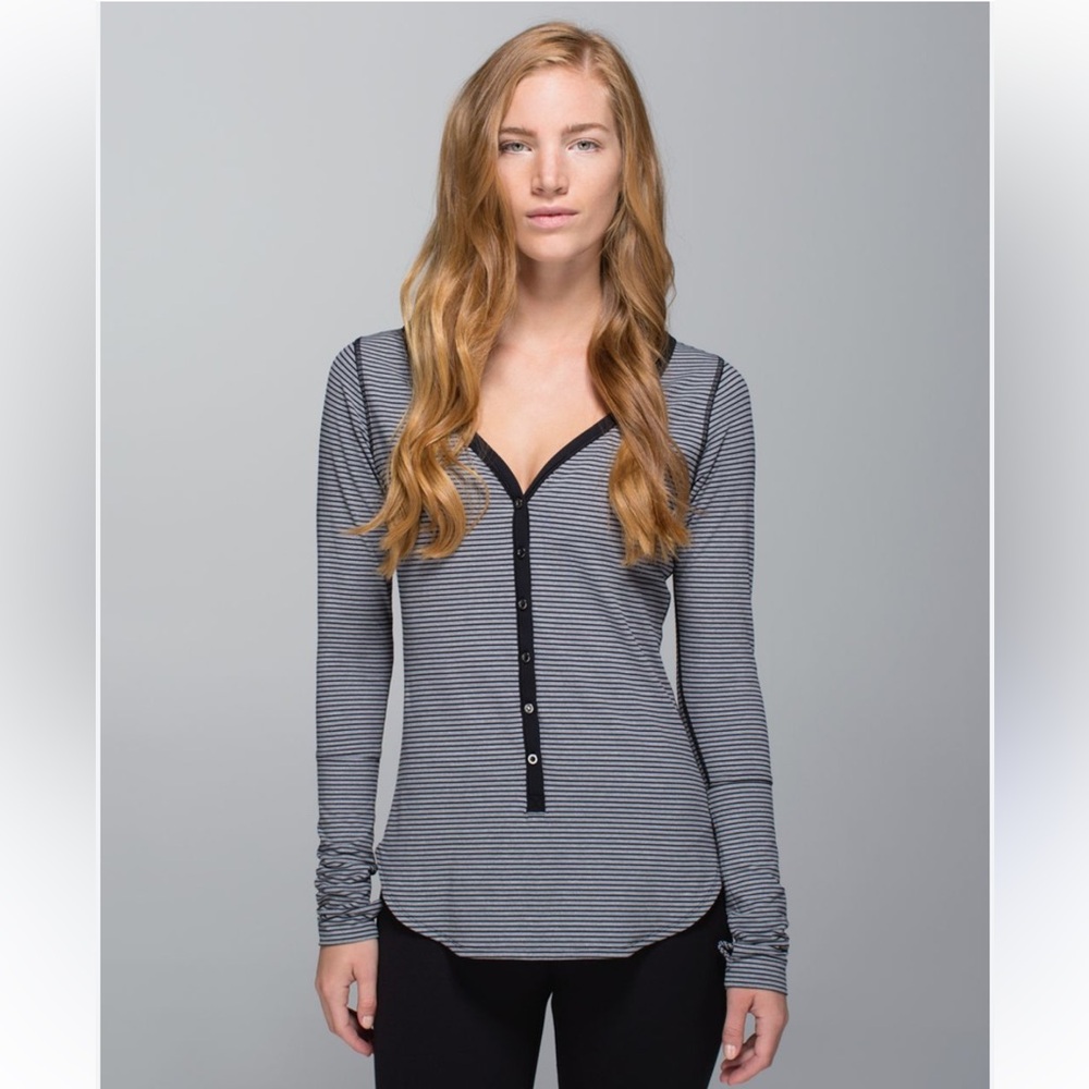 Lululemon Awesoma Henley
Hyper Stripe Black Heathered Slate Size 8